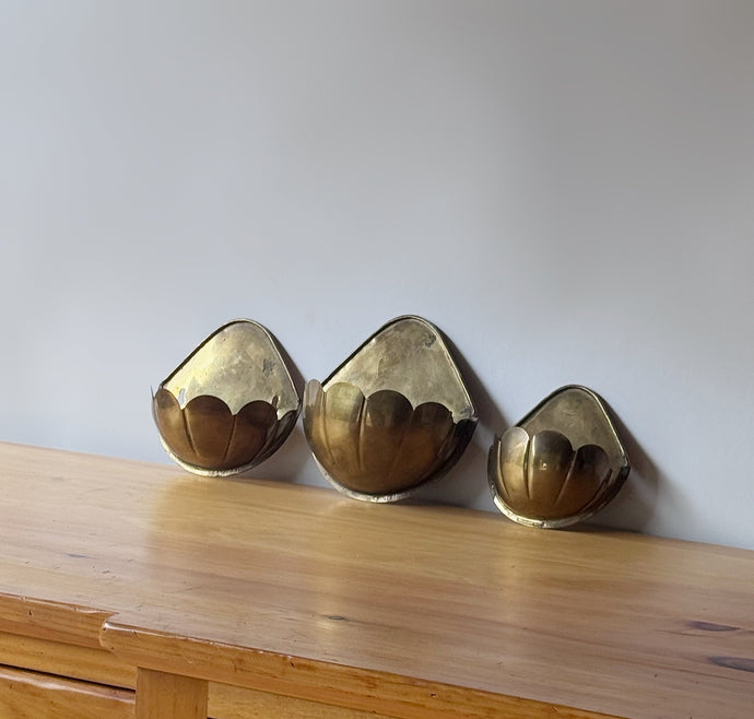 Vintage Brass Scallop Nesting Wall Pockets