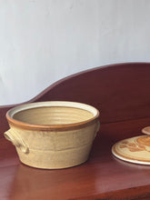 Load image into Gallery viewer, Vintage 80’s Stoneware Pottery Croc