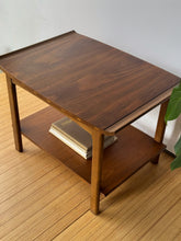 Load image into Gallery viewer, Vintage MCM Lane Pagoda Table