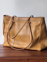 Load image into Gallery viewer, XL Vintage Top Grain Leather Shoulder Tote