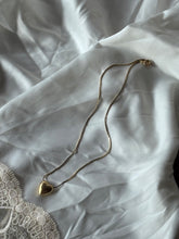 Load image into Gallery viewer, Vintage Gold Plated Heart Pendant Necklace