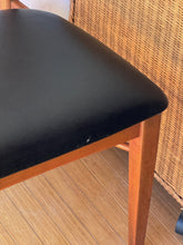 Load image into Gallery viewer, Vintage MCM Single Chair