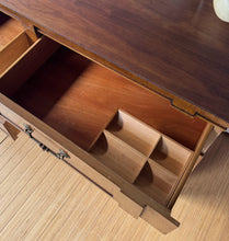 Load image into Gallery viewer, Vintage Thomasville 9 Drawer Dresser