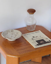 Load image into Gallery viewer, Vintage Oak End Table