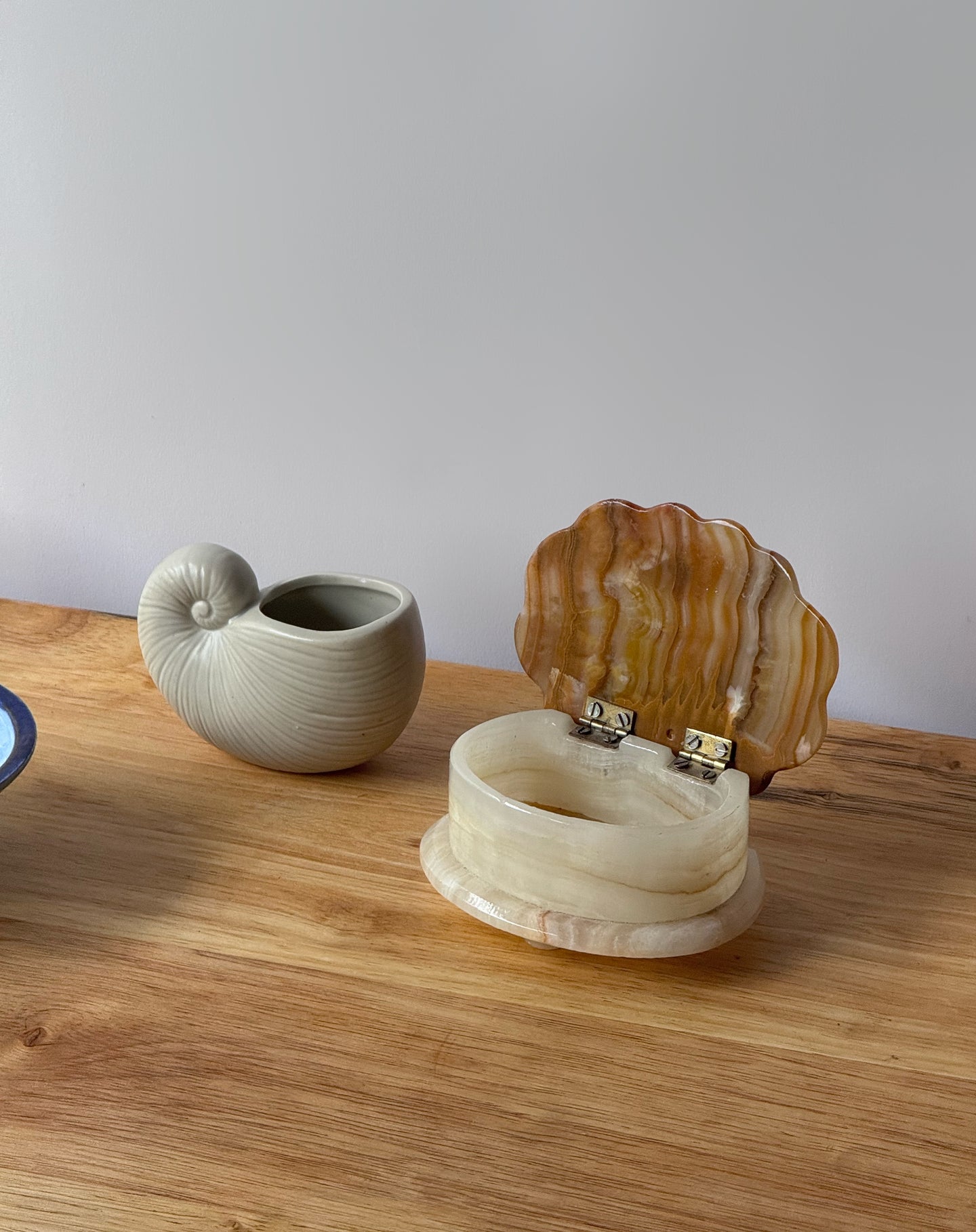 Vintage Onyx Shell Trinket Box