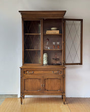 Load image into Gallery viewer, 1960's MCM Hutch