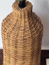 Load image into Gallery viewer, Vintage Wicker Table Lamp