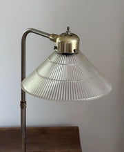 Load image into Gallery viewer, Vintage Brass Floor Lamp