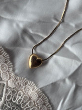 Load image into Gallery viewer, Vintage Gold Plated Heart Pendant Necklace