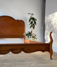 Load image into Gallery viewer, Antique Full Sized Scallop French Provincial Maple Wood Bed