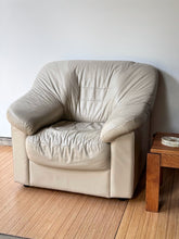 Load image into Gallery viewer, 1980’s Italian Overscaled Leather Lounge Chair
