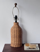 Load image into Gallery viewer, Vintage Wicker Table Lamp