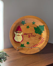 Load image into Gallery viewer, Vintage Wooden 1970&#39;S Christmas Plates