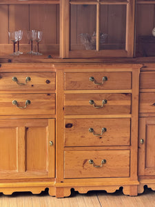 Vintage Pine Thomasville Hutch