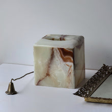 Load image into Gallery viewer, Vintage Onyx Tissue Holder