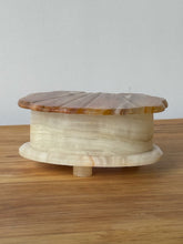 Load image into Gallery viewer, Vintage Onyx Shell Trinket Box