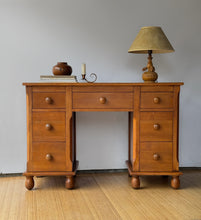 Load image into Gallery viewer, 1930&#39;s Charming Wooden Desk/Table