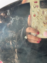 Load image into Gallery viewer, Antique Beveled Round Mirror