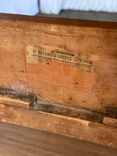 Load image into Gallery viewer, Eastlake Full Size Antique Bed