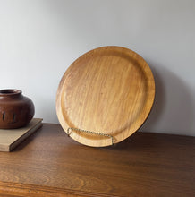 Load image into Gallery viewer, Vintage Wooden 1970&#39;S Christmas Plates