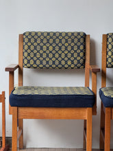 Load image into Gallery viewer, Set of 4 Vintage American Oak Arts and Crafts Chairs