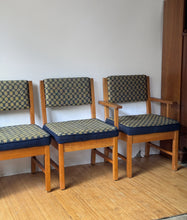 Load image into Gallery viewer, Set of 4 Vintage American Oak Arts and Crafts Chairs