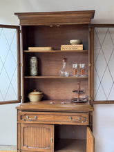 Load image into Gallery viewer, 1960's MCM Hutch