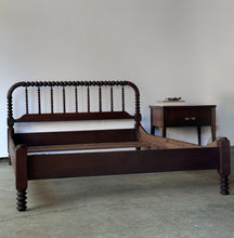 Load image into Gallery viewer, Antique Spool Platform Bed- Full Size