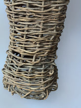 Load image into Gallery viewer, Handwoven Basket Pendant Lamp