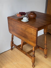 Load image into Gallery viewer, Vintage American Colonial Style Drop-Leaf Dining or Side Table