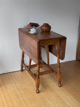 Load image into Gallery viewer, Vintage American Colonial Style Drop-Leaf Dining or Side Table