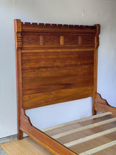 Load image into Gallery viewer, Eastlake Full Size Antique Bed