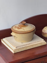 Load image into Gallery viewer, Vintage 80’s Stoneware Pottery Croc