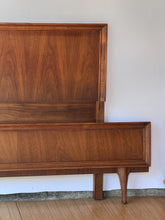 Load image into Gallery viewer, Full Size MCM Complete Bed