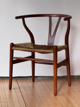 Load image into Gallery viewer, MCM Wishbone Style Chair