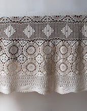 Load image into Gallery viewer, Vintage Hand Crotched Cotton Table Cloth