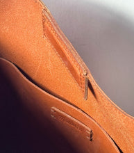 Load image into Gallery viewer, Madewell “The Sydney” Leather Purse