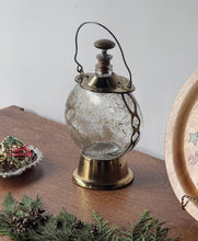 Load image into Gallery viewer, Vintage Musical Decanter
