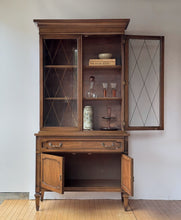 Load image into Gallery viewer, 1960's MCM Hutch