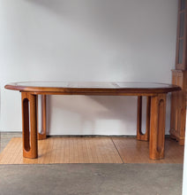 Load image into Gallery viewer, Vintage 1980’s Oak Extending Dining Table