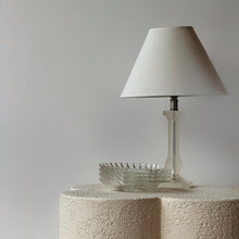 Load image into Gallery viewer, Petite Vintage Lucite Lamp
