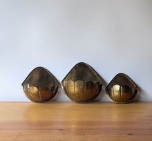 Load image into Gallery viewer, Vintage Brass Scallop Nesting Wall Pockets