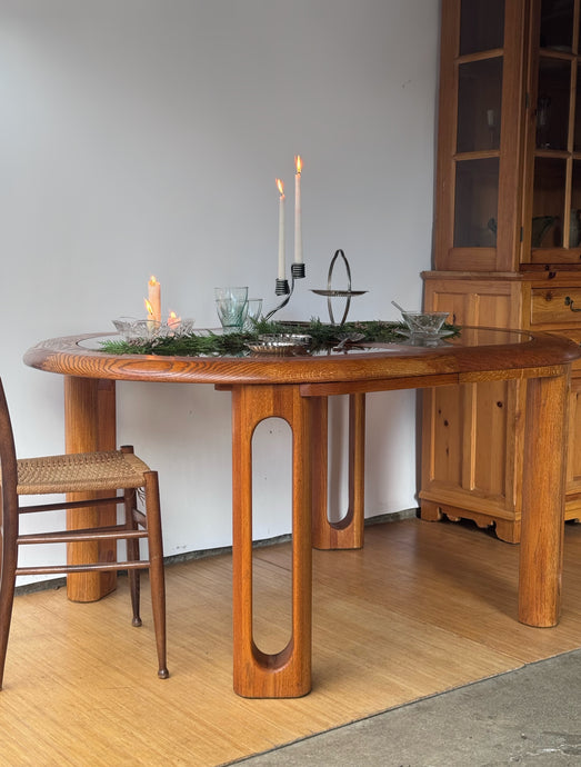 Vintage 1980’s Oak Extending Dining Table