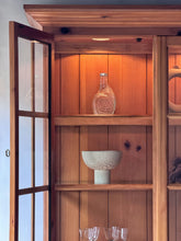 Load image into Gallery viewer, Vintage Pine Thomasville Hutch