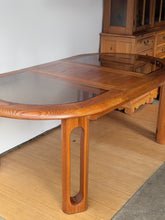 Load image into Gallery viewer, Vintage 1980’s Oak Extending Dining Table