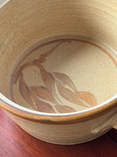 Load image into Gallery viewer, Vintage 80’s Stoneware Pottery Croc