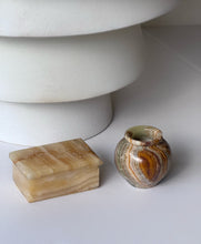 Load image into Gallery viewer, Vintage Onyx Box &amp; Small Vase