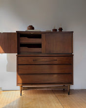 Load image into Gallery viewer, Mid Century Modern Bassett Highboy Dresser