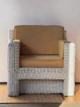 Load image into Gallery viewer, Vintage Wicker 70’s Chair