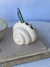 Load image into Gallery viewer, Vintage Ceramic Shell Desk Organizer